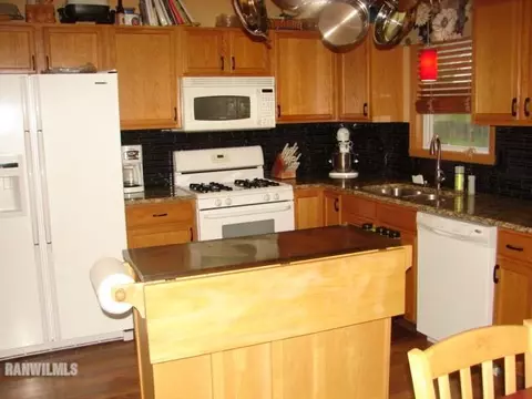 801 Fieldcrest Dr, Byron, IL 61010 photo 9