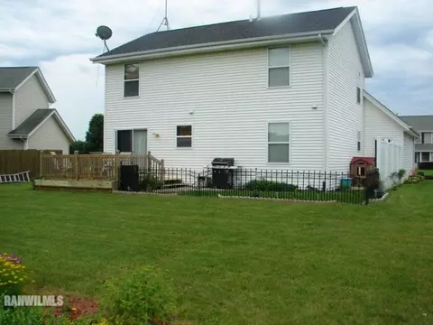 801 Fieldcrest Dr, Byron, IL 61010 photo 5