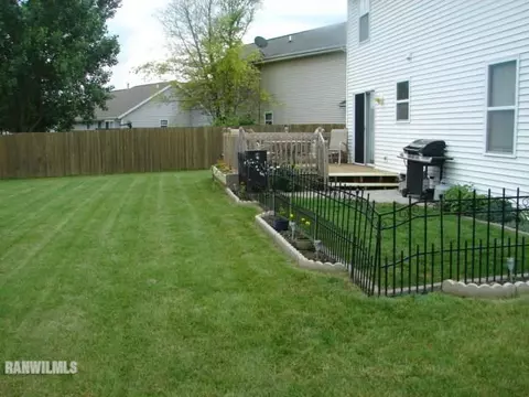 801 Fieldcrest Dr, Byron, IL 61010 photo 8
