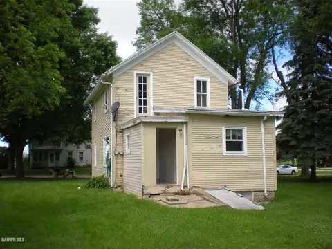 323 Marion, Chadwick, IL 61014 photo 4
