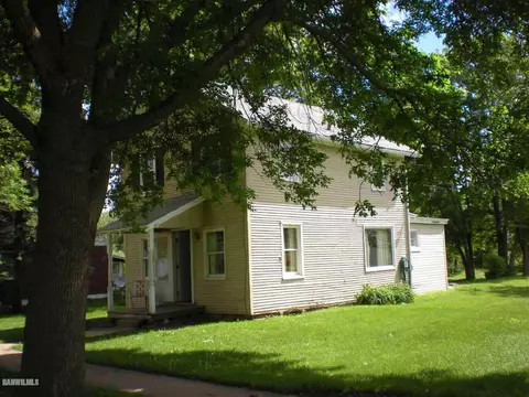 323 Marion, Chadwick, IL 61014 photo 3