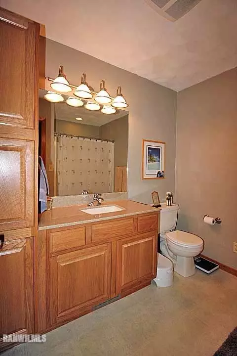2178 Middle Ct, Freeport, IL 61032 photo 16