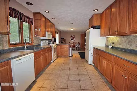 2178 Middle Ct, Freeport, IL 61032 photo 7