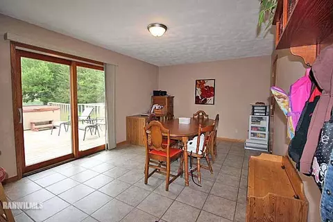 2178 Middle Ct, Freeport, IL 61032 photo 11