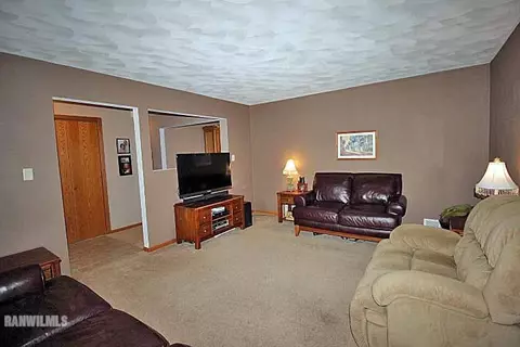 2178 Middle Ct, Freeport, IL 61032 photo 15