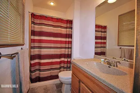 2178 Middle Ct, Freeport, IL 61032 photo 18