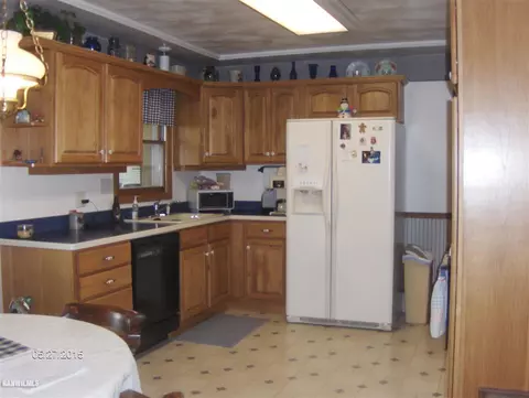 8516 E Maize Rd, Ridott, IL 61067 photo 3
