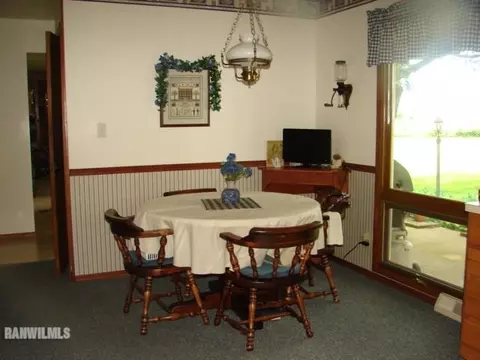 8516 E Maize Rd, Ridott, IL 61067 photo 4