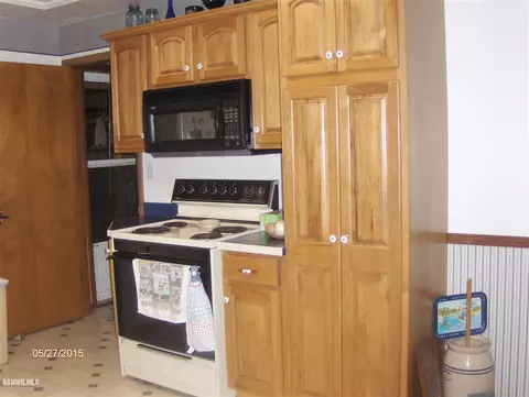 8516 E Maize Rd, Ridott, IL 61067 photo 2