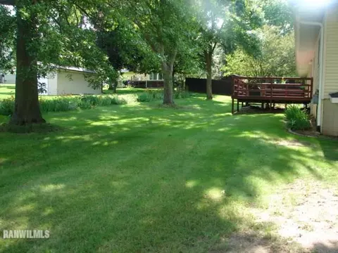 1453 Jay St, Freeport, IL 61032 photo 3