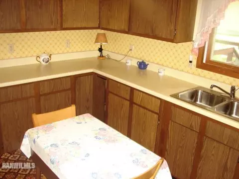 1453 Jay St, Freeport, IL 61032 photo 10