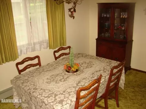 1453 Jay St, Freeport, IL 61032 photo 9