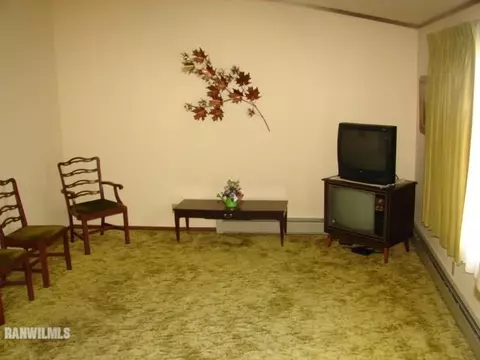 1453 Jay St, Freeport, IL 61032 photo 6