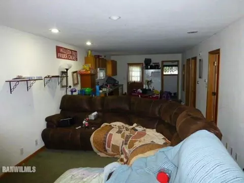 319 E First St, Mcconnell, IL 61050 photo 5
