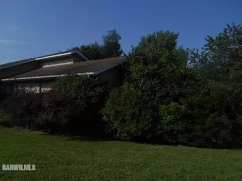930 N Mesa Dr, Freeport, IL 61032 photo 20