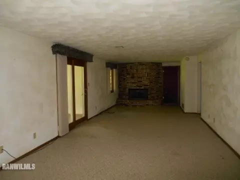 930 N Mesa Dr, Freeport, IL 61032 photo 10