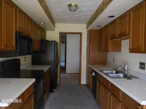 930 N Mesa Dr, Freeport, IL 61032 photo 14