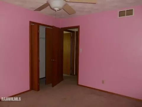 930 N Mesa Dr, Freeport, IL 61032 photo 5