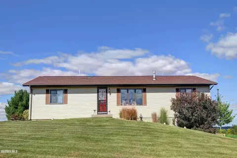 17-77 Lakeview Dr, Lanark, IL 61046 photo 2
