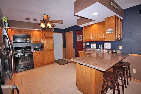1660 W Apache Trl, Freeport, IL 61032 photo 7