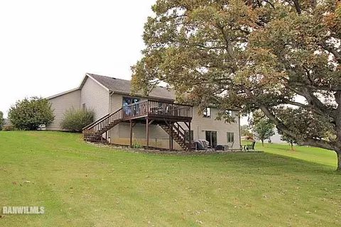 1660 W Apache Trl, Freeport, IL 61032 photo 25