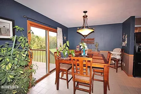 1660 W Apache Trl, Freeport, IL 61032 photo 8