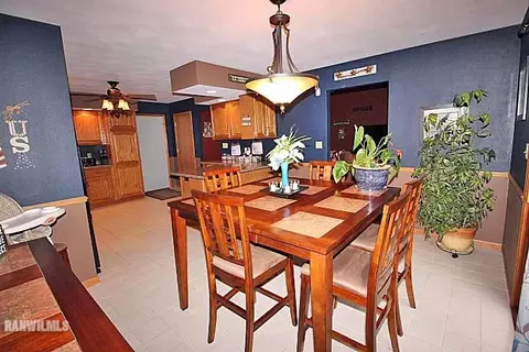 1660 W Apache Trl, Freeport, IL 61032 photo 9