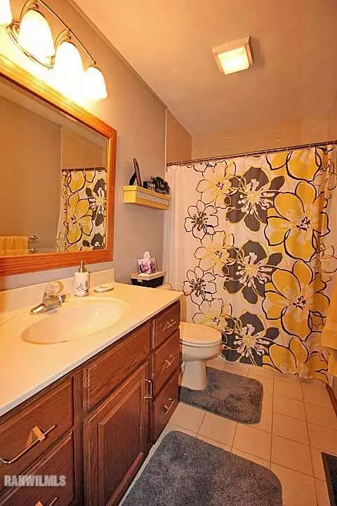 1660 W Apache Trl, Freeport, IL 61032 photo 11