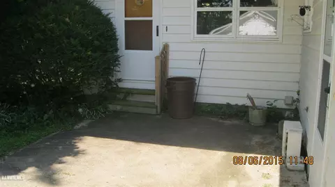 119 N Bailey, Freeport, IL 61032 photo 13