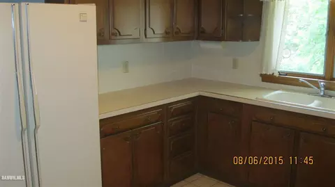 119 N Bailey, Freeport, IL 61032 photo 10