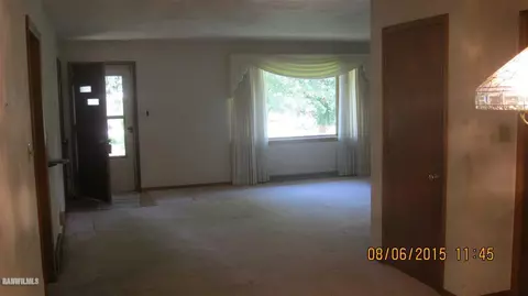 119 N Bailey, Freeport, IL 61032 photo 9