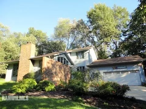 1711 S Demeter Dr, Freeport, IL 61032 photo 1