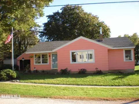 325 E 1st St, Chadwick, IL 61014 photo 1