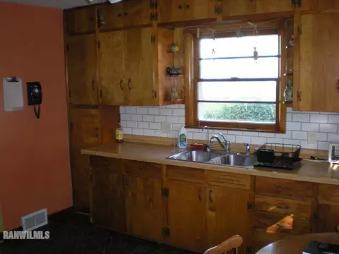 325 E 1st St, Chadwick, IL 61014 photo 21