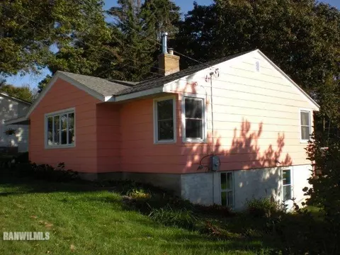 325 E 1st St, Chadwick, IL 61014 photo 2