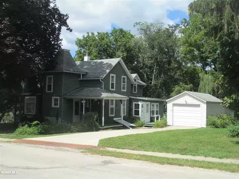 216 E Lincoln, Mount Carroll, IL 61053 photo 2