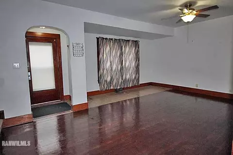 25 E Jefferson St, Freeport, IL 61032 photo 3
