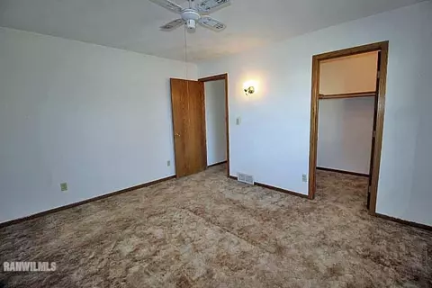 1002 Meadows Dr, Freeport, IL 61032 photo 9