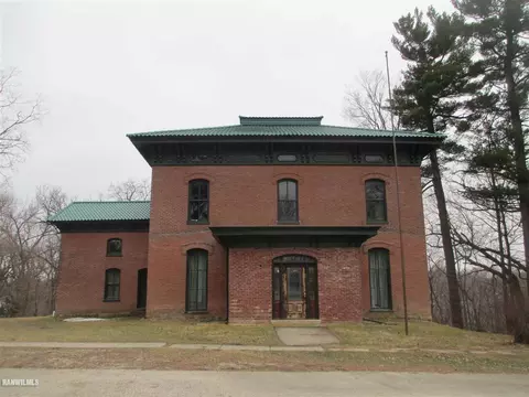 219 E Lincoln, Mount Carroll, IL 61053 photo 1