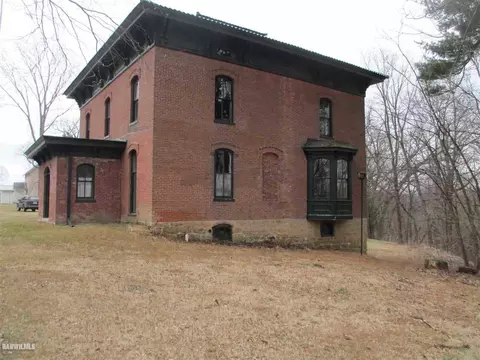 219 E Lincoln, Mount Carroll, IL 61053 photo 2