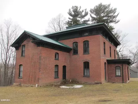 219 E Lincoln, Mount Carroll, IL 61053 photo 3