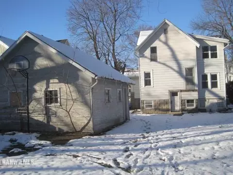 212 Everett St, Dixon, IL 61021 photo 2