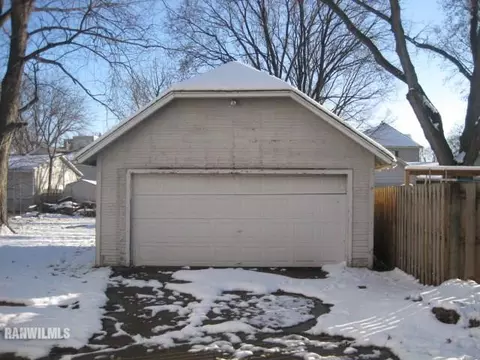 212 Everett St, Dixon, IL 61021 photo 3