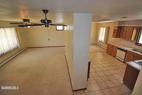 132 N Bailey Ave, Freeport, IL 61032 photo 9