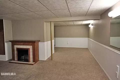 132 N Bailey Ave, Freeport, IL 61032 photo 21