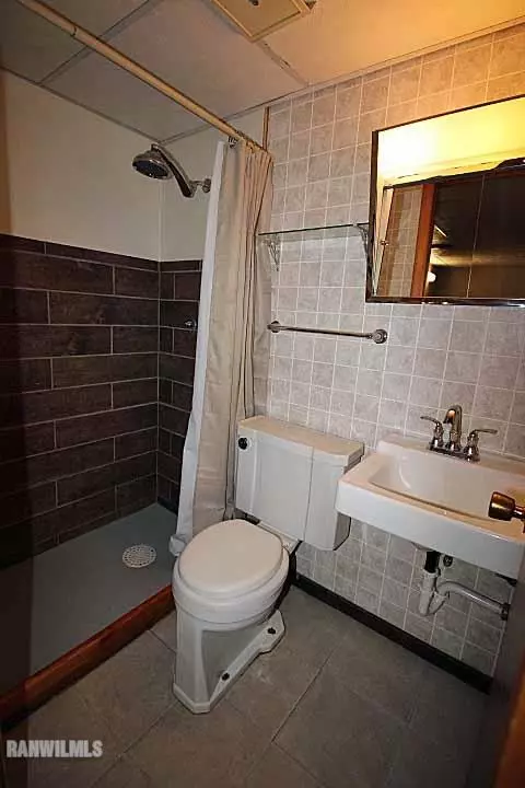 132 N Bailey Ave, Freeport, IL 61032 photo 14