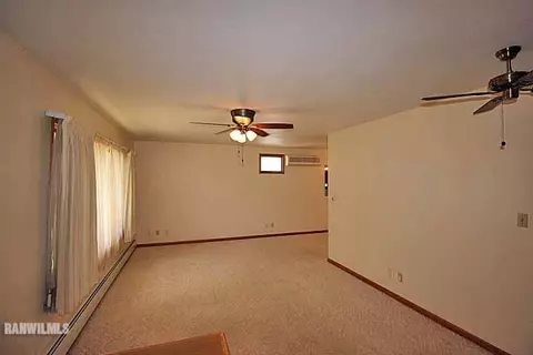 132 N Bailey Ave, Freeport, IL 61032 photo 10