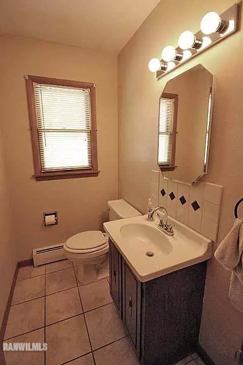 132 N Bailey Ave, Freeport, IL 61032 photo 12