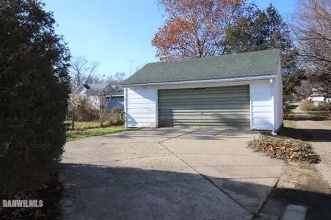 724 S Chippewa Ave, Freeport, IL 61032 photo 3