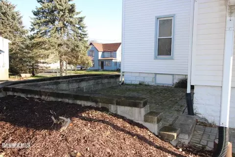 724 S Chippewa Ave, Freeport, IL 61032 photo 4